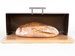Fém kenyértartó fából készült talapzaton, ZELLER, fehér