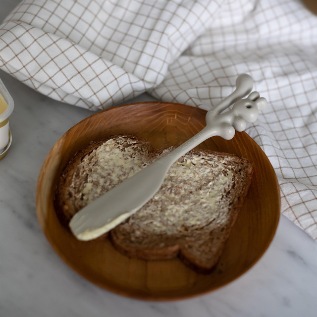 Kenyérkenő kés, YUMMI rágcsáló pálcika, KOZIOL