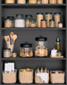 Üvegtároló fém fedővel KITCHEN ESSENTIALS, bordázott üveg